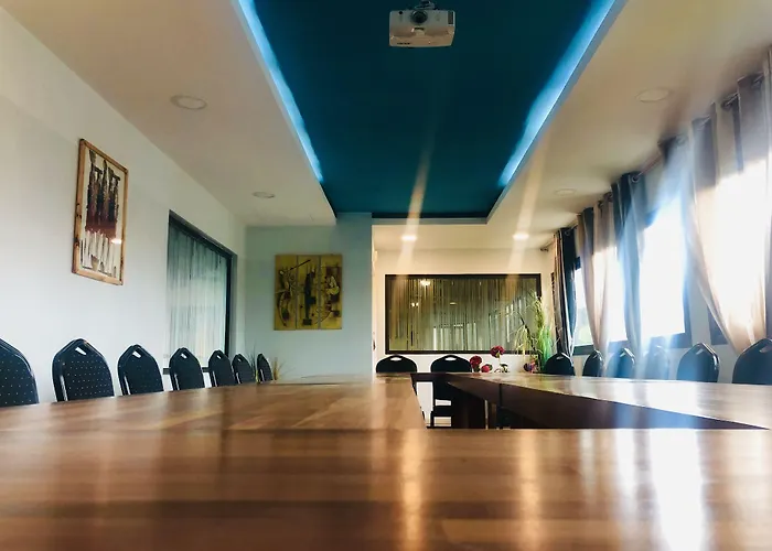 Detente Hotel