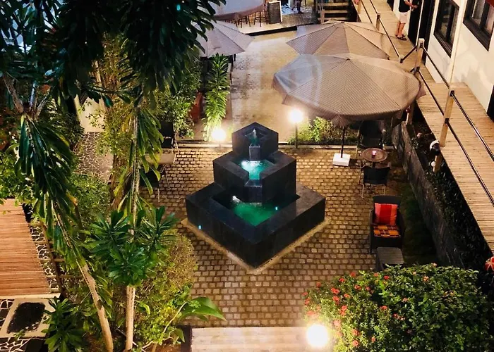 Detente Hotel